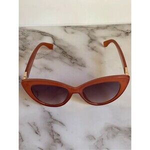 Francesca’s Amber Brown Cat-Eye Sunglasses Lightweight Retro Fashion